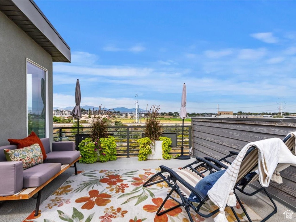 ROOFTOPS AT 78 HUNDRED TOWNHOMES - Residential