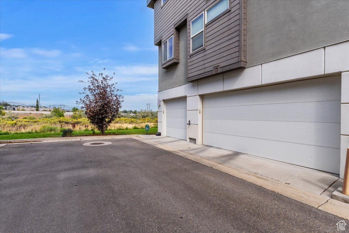 ROOFTOPS AT 78 HUNDRED TOWNHOMES - Residential