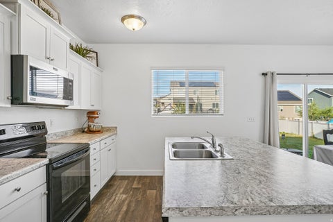 Tiny photo for 332 STONE DR, Santaquin, UT 84655 (MLS # 2185324)