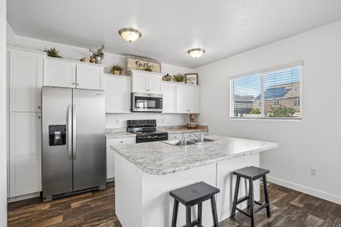 Tiny photo for 332 STONE DR, Santaquin, UT 84655 (MLS # 2185324)
