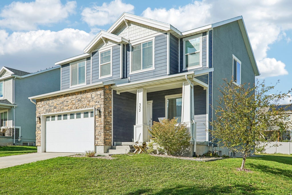 Photo of 332 STONE DR, Santaquin, UT 84655 (MLS # 2185324)