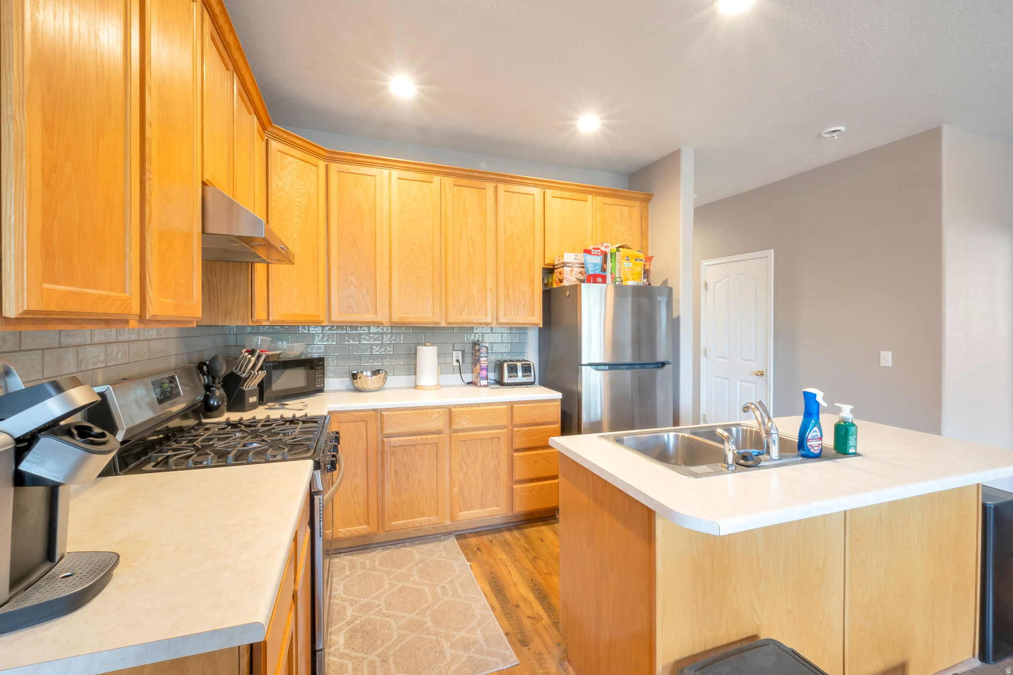 TOWNS AT HUNTER VILLAGE - Residential