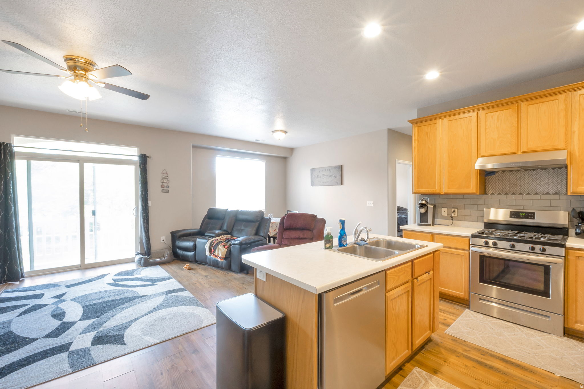 TOWNS AT HUNTER VILLAGE - Residential
