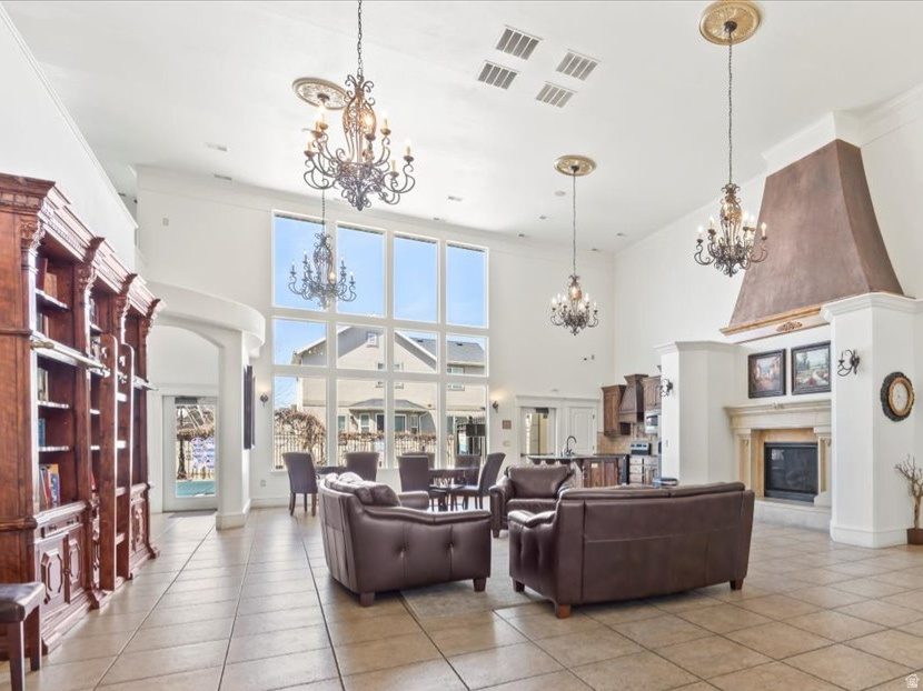 BELLE MONET - Residential