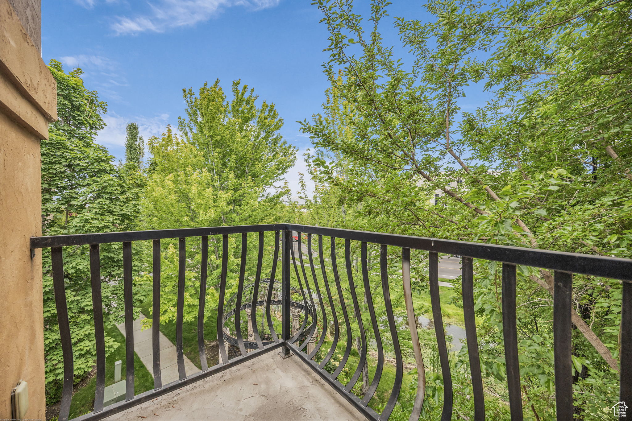 BELLE MONET - Residential
