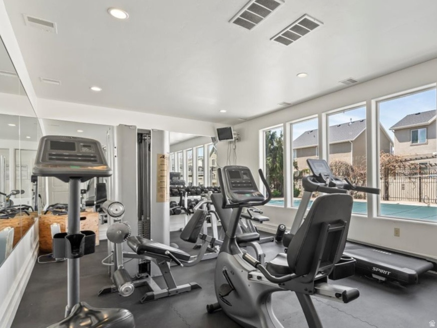 BELLE MONET - Residential