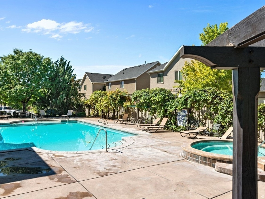 BELLE MONET - Residential