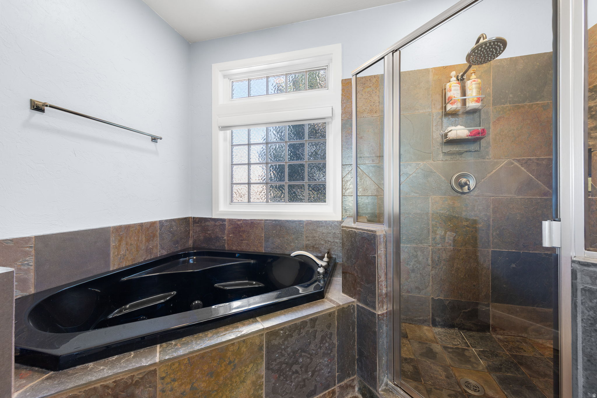 TAMARACK RIDGE EST 5 - Residential