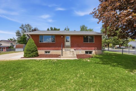 Photo of 2866 W 1700 N, Clinton, UT 84015 (MLS # 2170503)