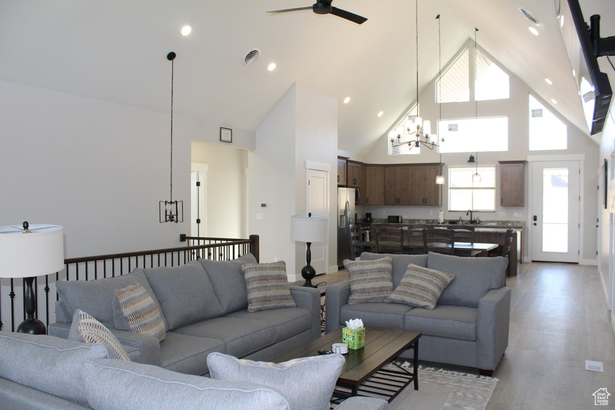 LOT 4, DAYLIGHT ESTATES PLAT A SUBD. - Residential