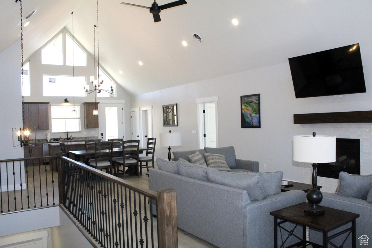 LOT 4, DAYLIGHT ESTATES PLAT A SUBD. - Residential