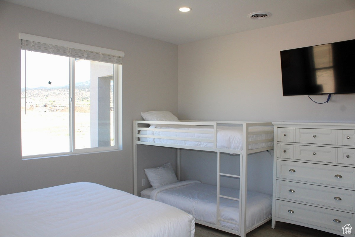 LOT 4, DAYLIGHT ESTATES PLAT A SUBD. - Residential