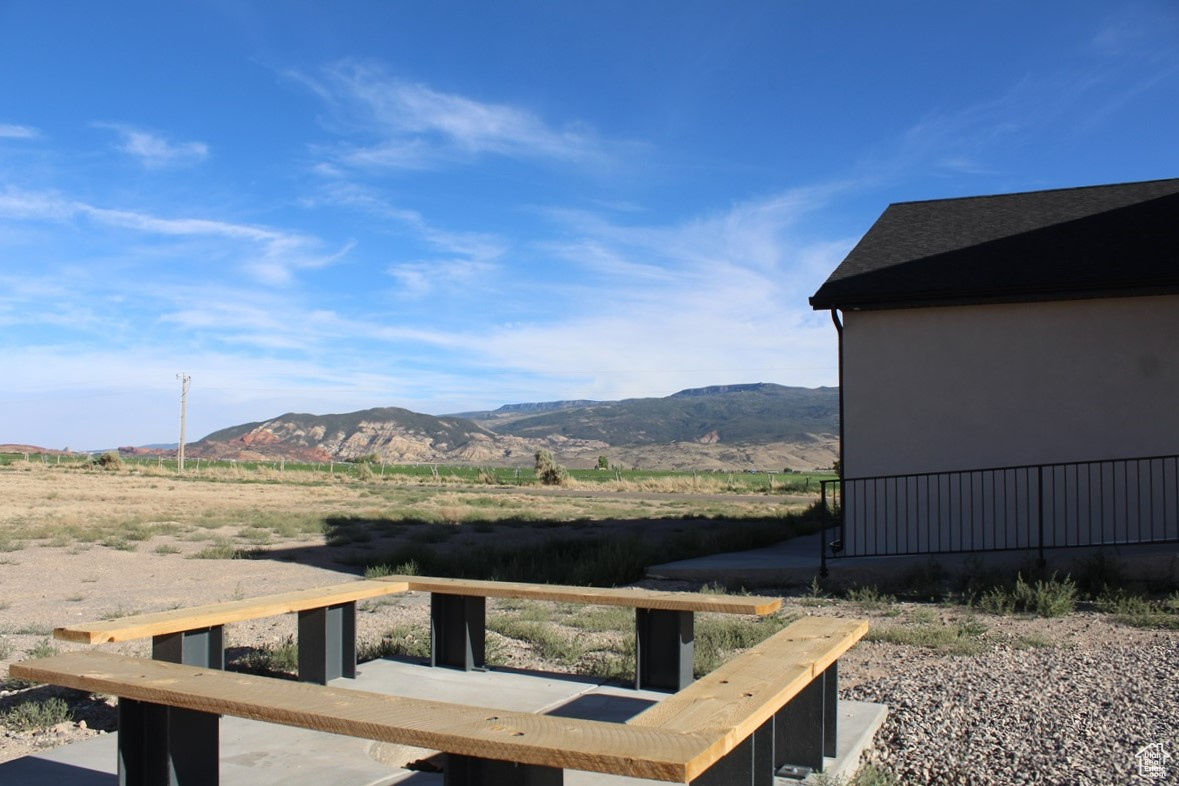 LOT 4, DAYLIGHT ESTATES PLAT A SUBD. - Residential