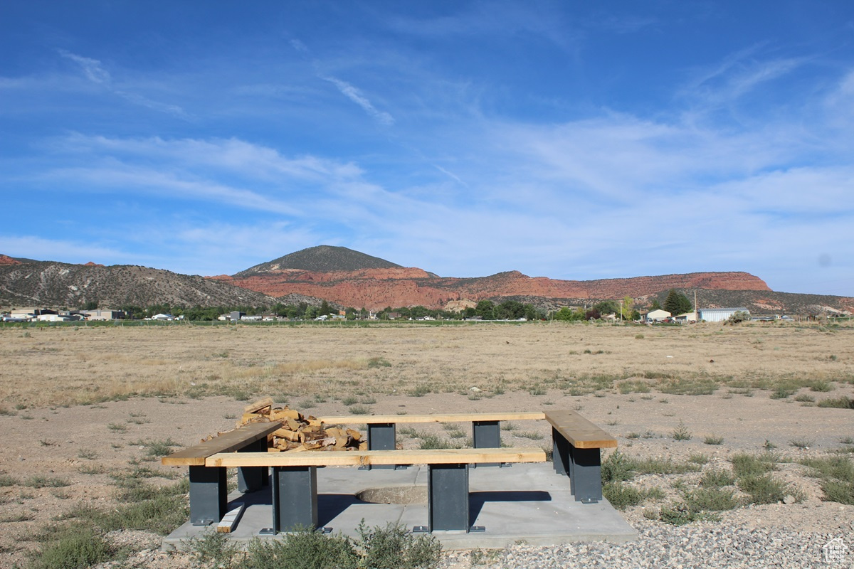 LOT 4, DAYLIGHT ESTATES PLAT A SUBD. - Residential