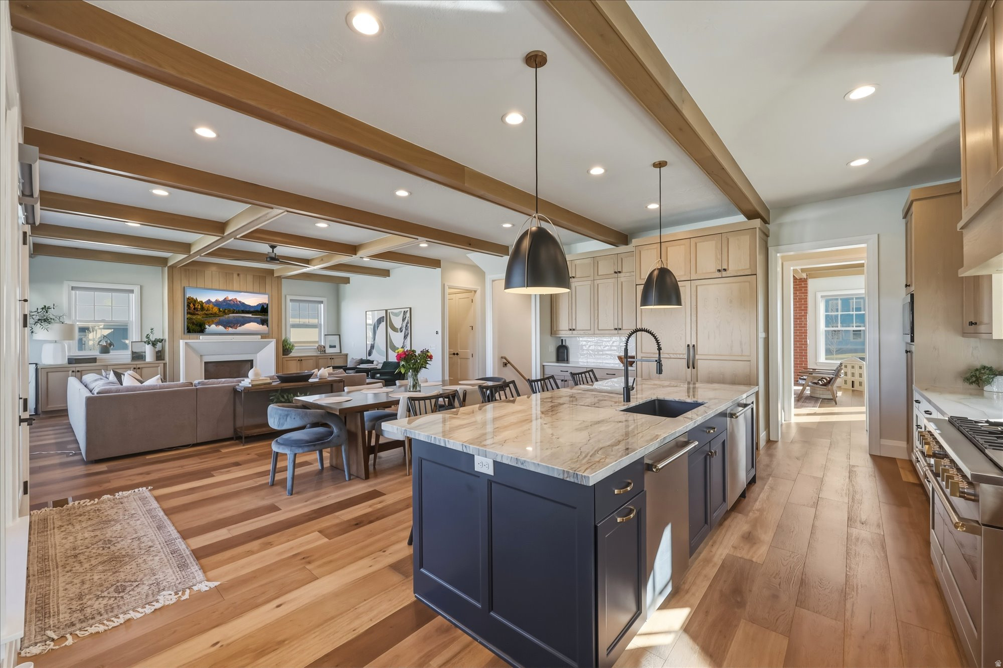 DAYBREAK - Residential