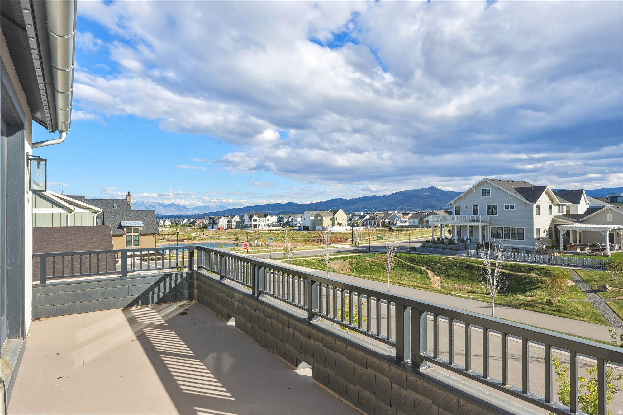 DAYBREAK - Residential