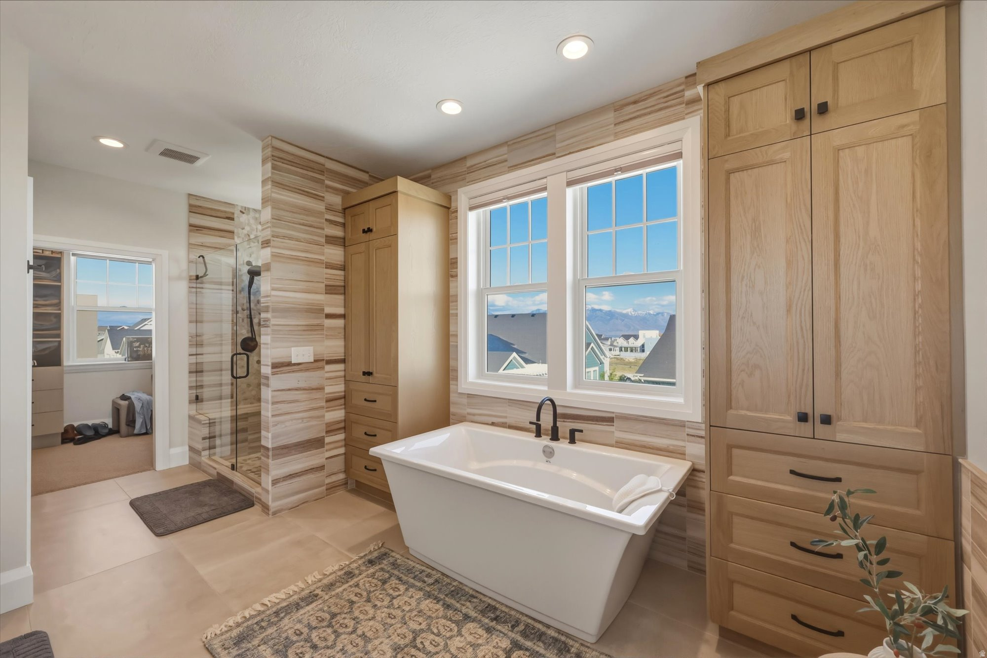 DAYBREAK - Residential