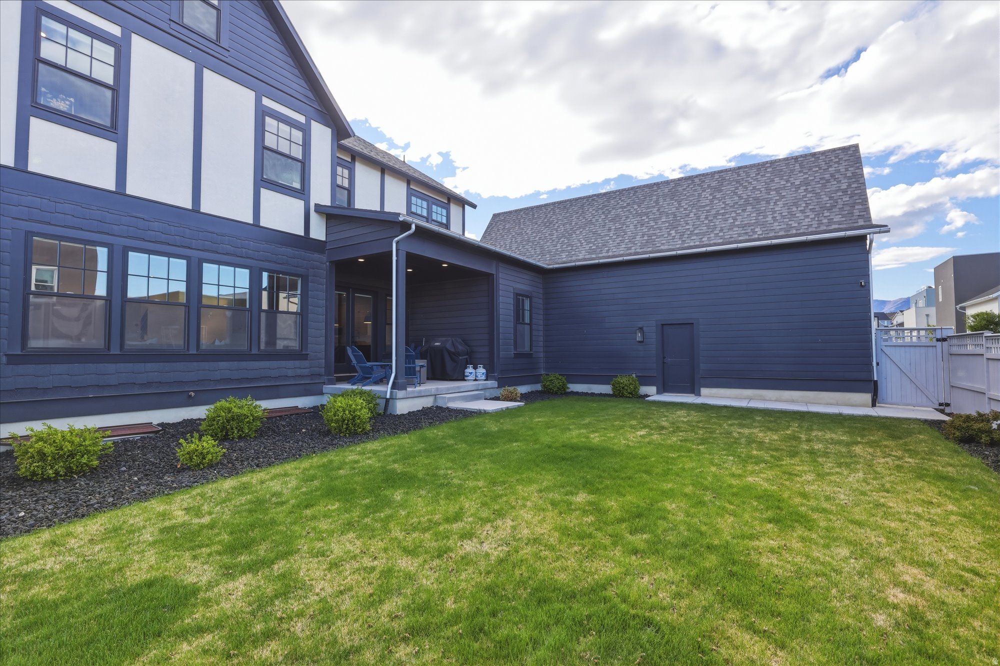 DAYBREAK - Residential