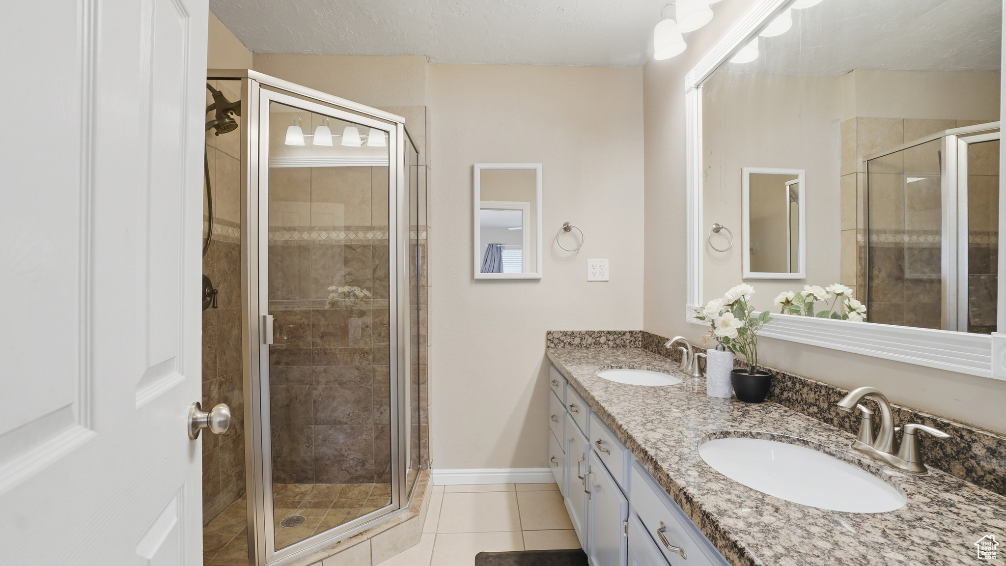 LAKEWAY - Residential