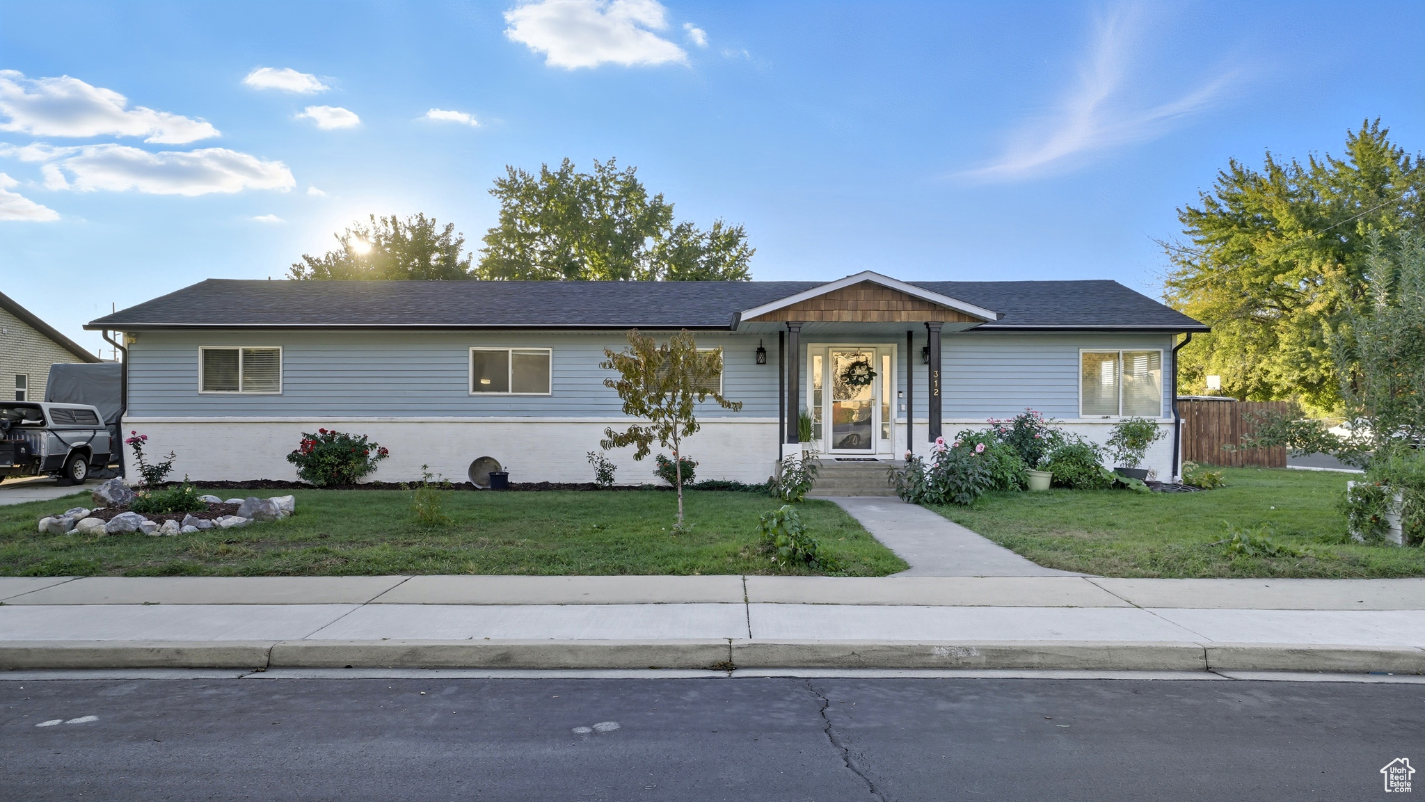 LAKEWAY - Residential