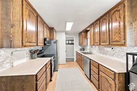 Tiny photo for 937 E KINGSWOOD RD, Kaysville, UT 84037 (MLS # 2189468)