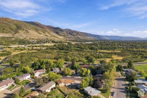 Tiny photo for 937 E KINGSWOOD RD, Kaysville, UT 84037 (MLS # 2189468)