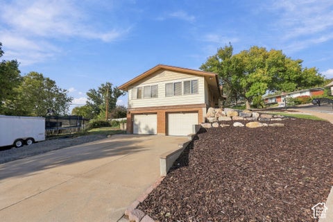 Tiny photo for 937 E KINGSWOOD RD, Kaysville, UT 84037 (MLS # 2189468)