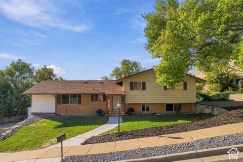 Tiny photo for 937 E KINGSWOOD RD, Kaysville, UT 84037 (MLS # 2189468)