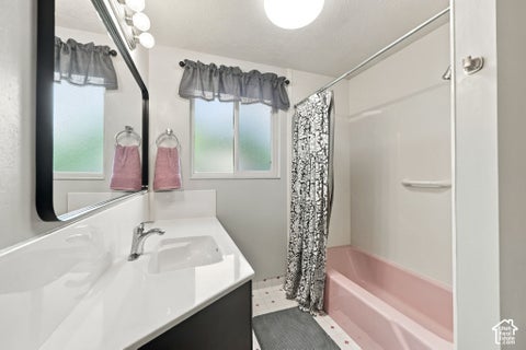 Tiny photo for 937 E KINGSWOOD RD, Kaysville, UT 84037 (MLS # 2189468)