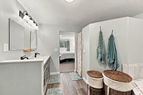 Tiny photo for 937 E KINGSWOOD RD, Kaysville, UT 84037 (MLS # 2189468)