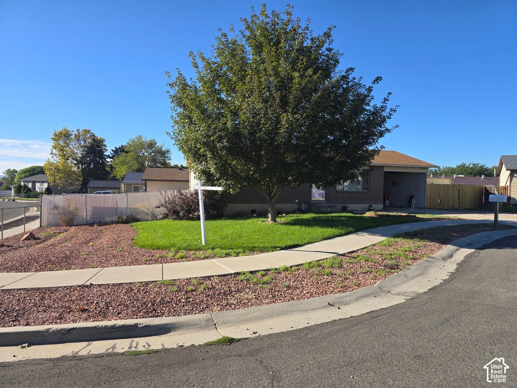 Photo of 4025 W HAZY CIR, Taylorsville, UT 84129 (MLS # 2187376)