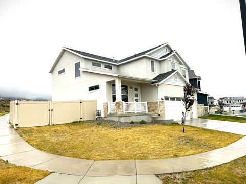 Photo of 3367 S HEATHERCREST DR, Saratoga Springs, UT 84045 (MLS # 2154217)