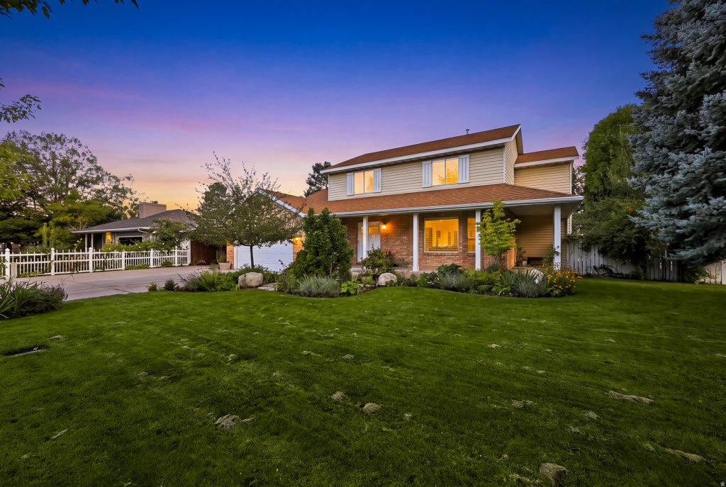 Photo of 959 E STONEHEDGE RD, Alpine, UT 84004 (MLS # 2185941)