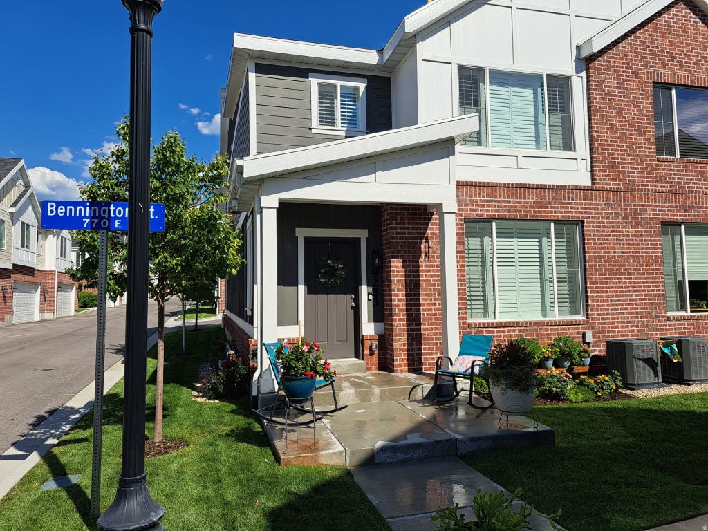 Photo of 9283 S BENNINGTON CT, Sandy, UT 84094 (MLS # 2177349)