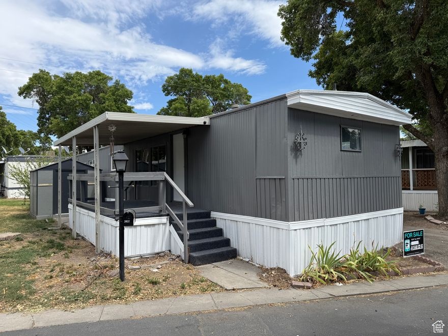 55+ senior community - Beautifully remodeled home in West Valley.  Upgraded granite countertops, New fridge, New LVP flooring, New carpet, New Paint, the works.  Everything is in great shape and ready for move in.  Seller will finance with a down payment.     If you're not 55 years of age or older, i'm sorry but this isn't the place for you.    This is the most affordable mobile home community in the valley.   Lot rent incudes: Water, Sewer, Trash, and Gas utility.  You only pay for electricity.   Message me if you're 55+ years old and would like to see the home.