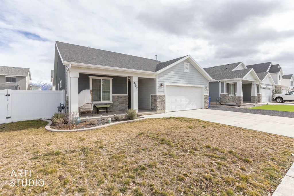 Photo of 3347 S BOOTS WAY, Syracuse, UT 84075 (MLS # 2140201)