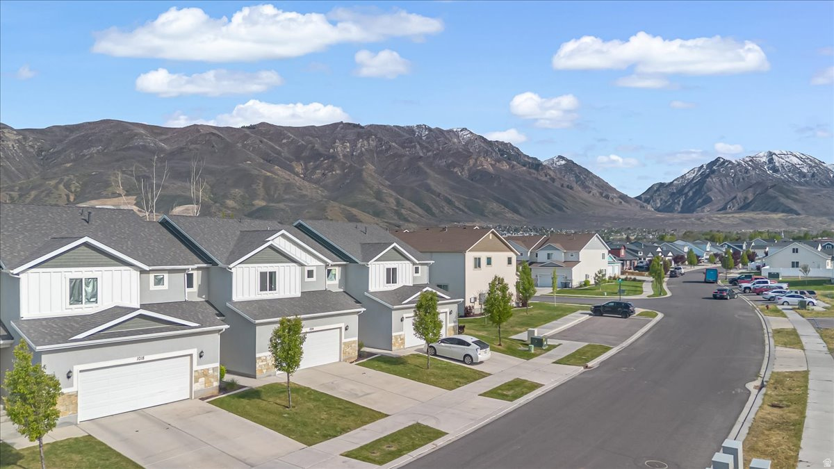 APPLE HOLLOW - Residential