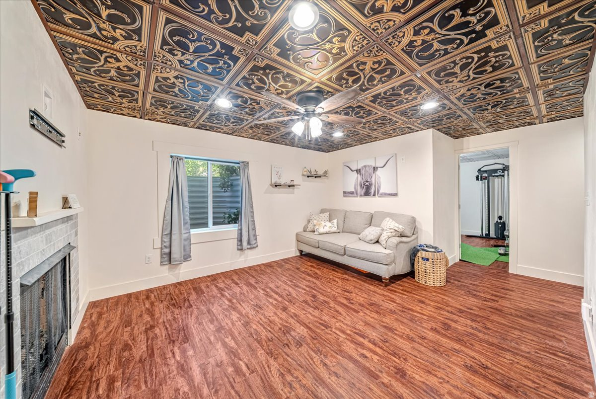 APPLE HOLLOW - Residential