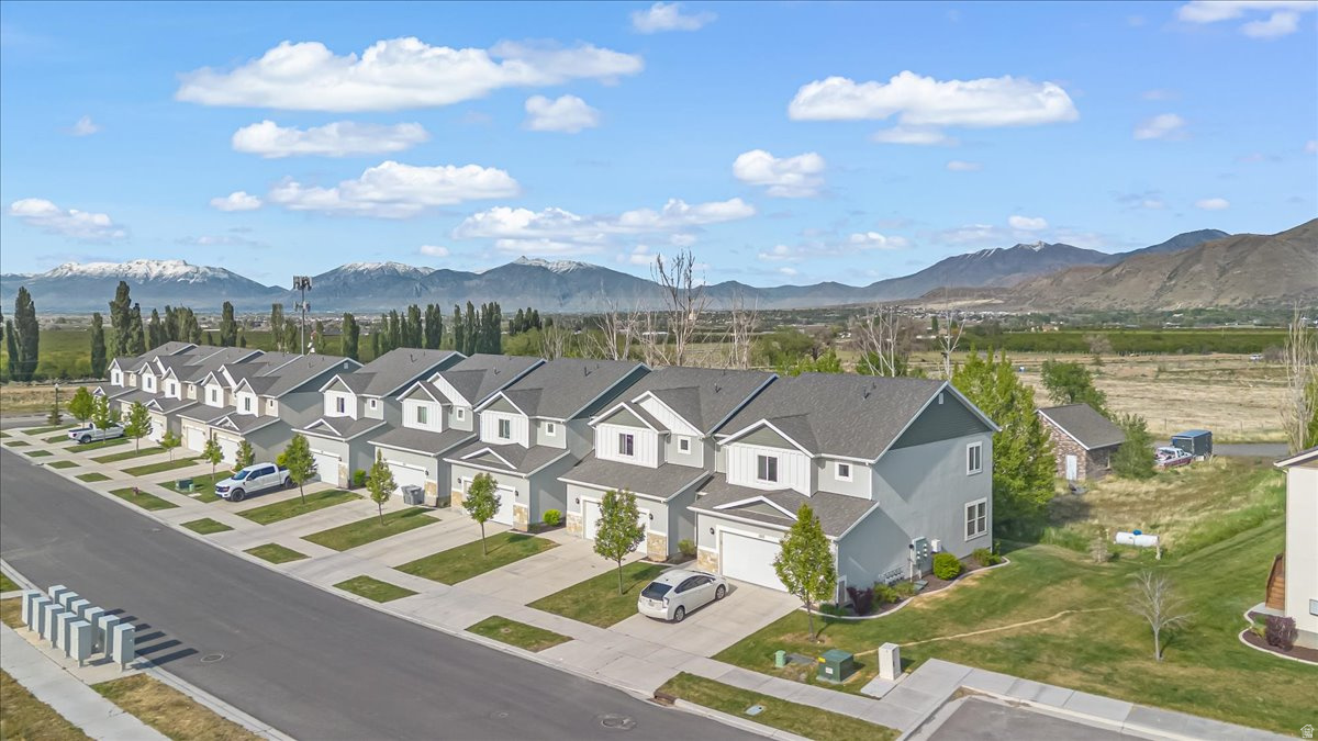 APPLE HOLLOW - Residential