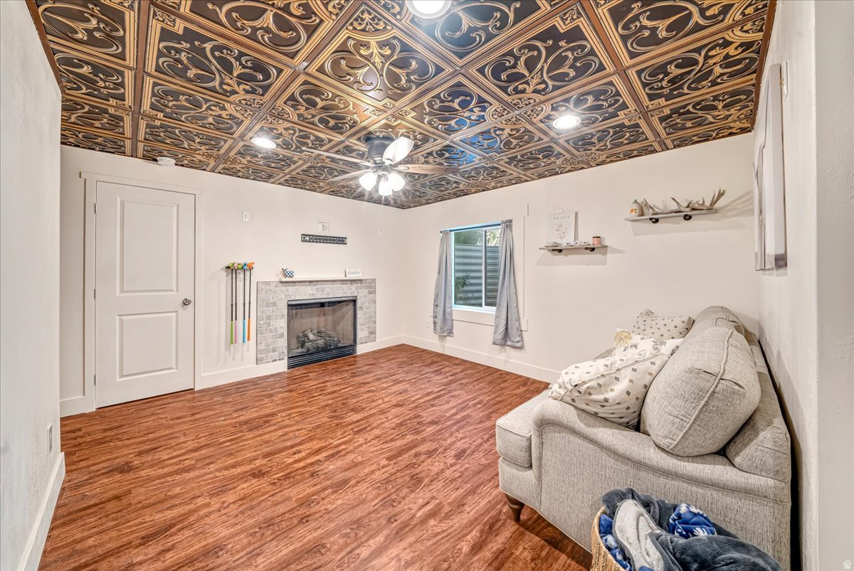 APPLE HOLLOW - Residential