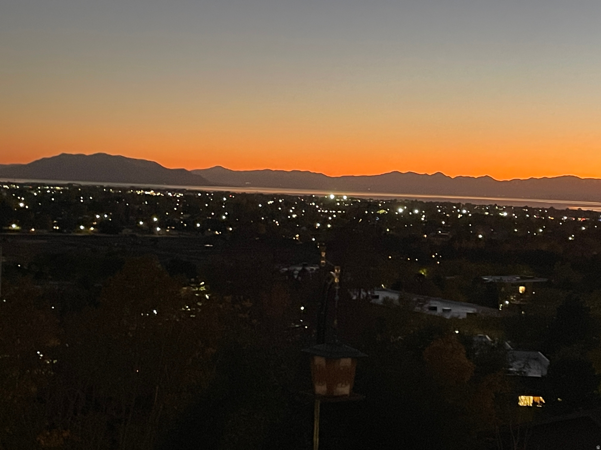 MOUNTAIN OAKS - Land