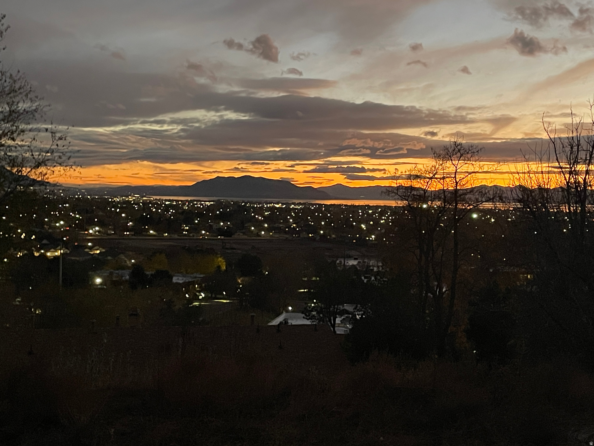 MOUNTAIN OAKS - Land