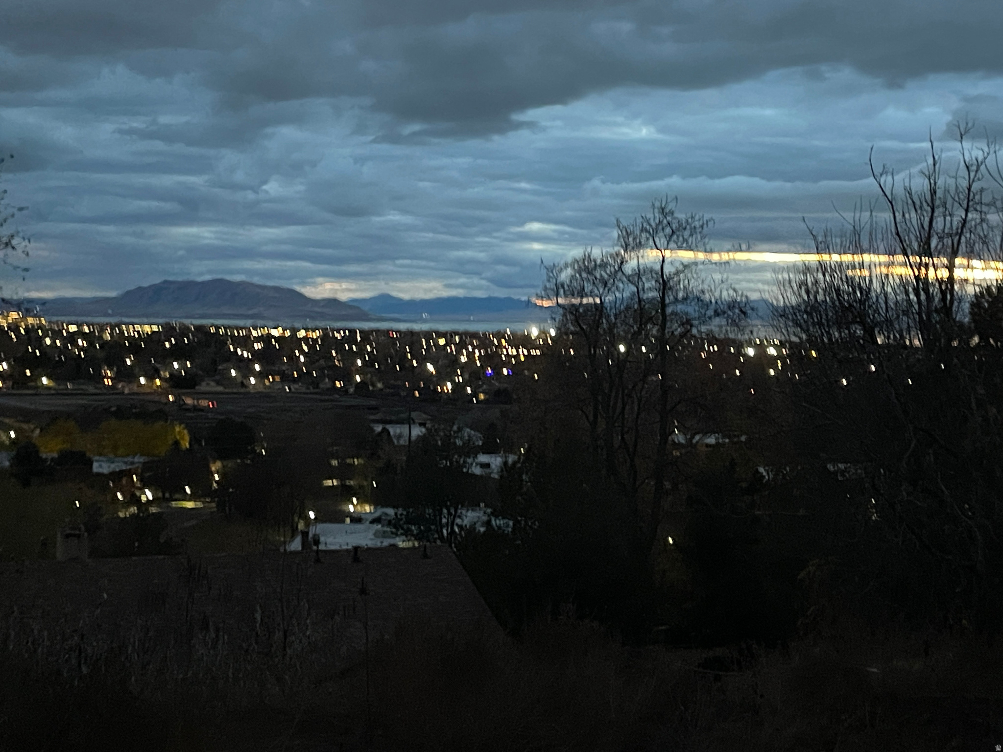 MOUNTAIN OAKS - Land