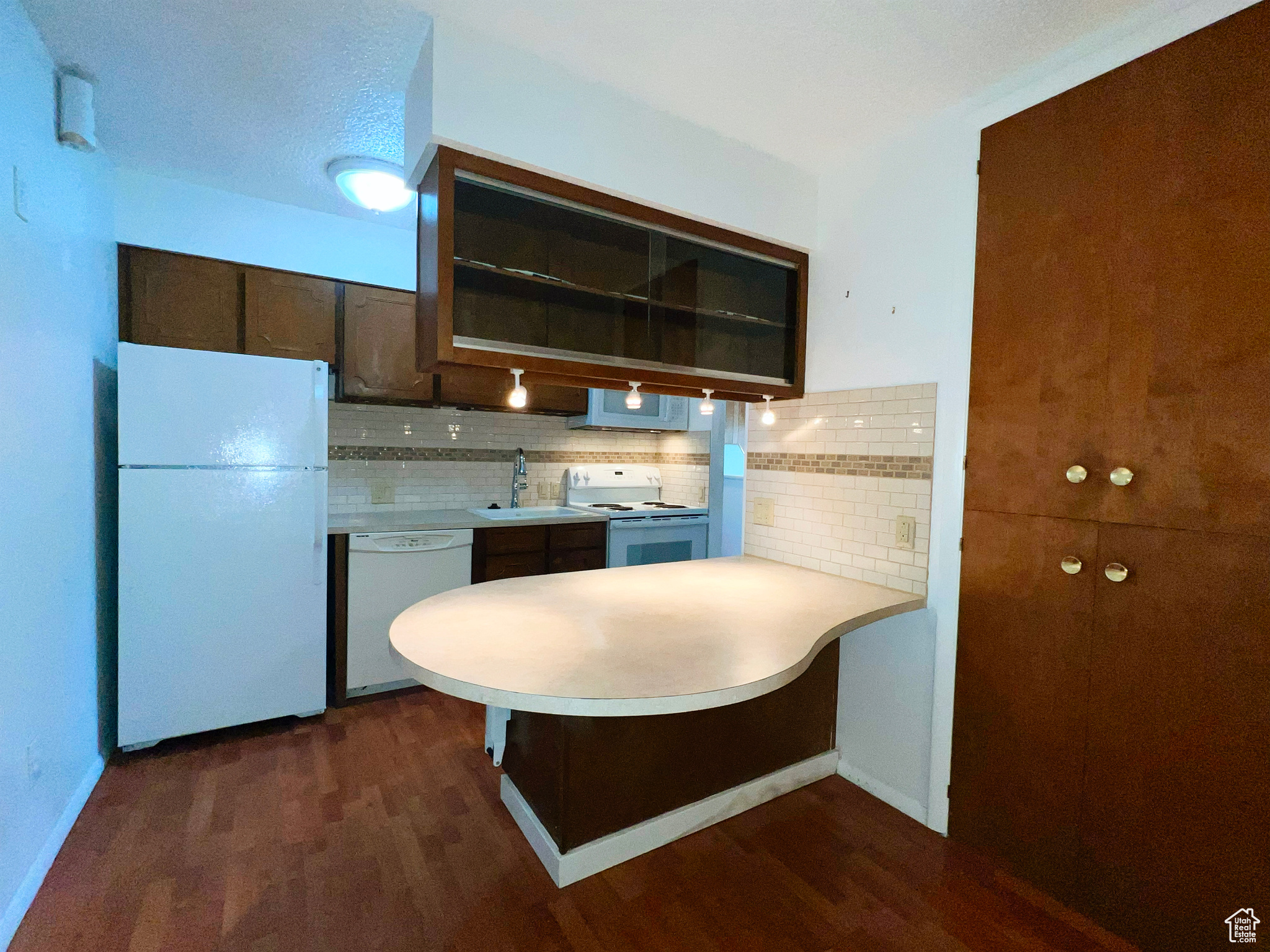 BOUNTIFUL GARDENS - Residential