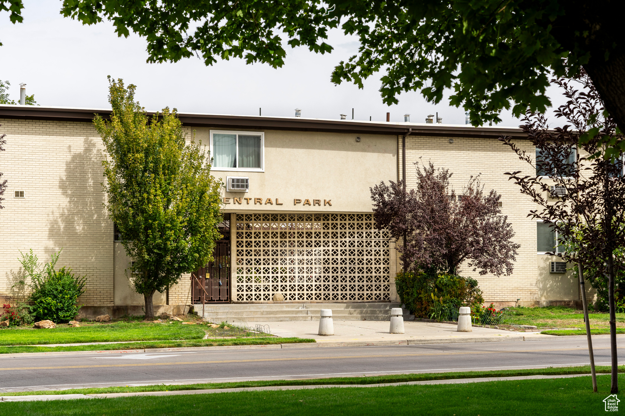 CENTRAL PARK CONDOMINIUMS - Residential