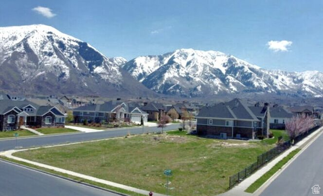 This spectacular 0.34-acre lot offers breathtaking, unobstructed views of Mount Loafer, making it the ideal setting for your dream home. Nestled in a peaceful, well-established community, this parcel provides the perfect balance of privacy and convenience. Don't miss the chance to build your perfect retreat in this exceptional location!
