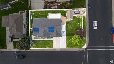 Tiny photo for 4616 W CARRIAGE LN, Cedar Hills, UT 84062 (MLS # 2113018)