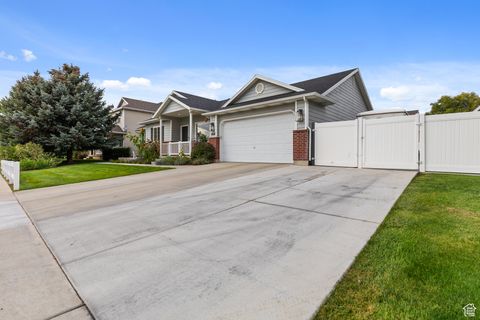 Tiny photo for 4616 W CARRIAGE LN, Cedar Hills, UT 84062 (MLS # 2113018)