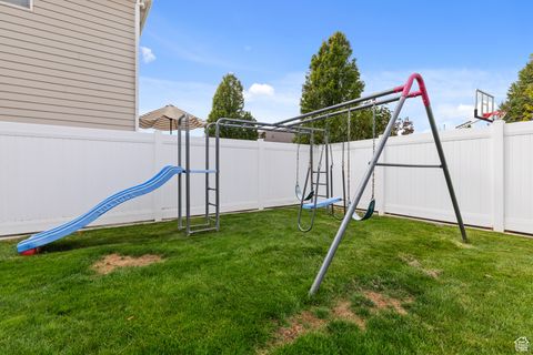 Tiny photo for 4616 W CARRIAGE LN, Cedar Hills, UT 84062 (MLS # 2113018)