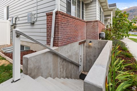 Tiny photo for 4616 W CARRIAGE LN, Cedar Hills, UT 84062 (MLS # 2113018)